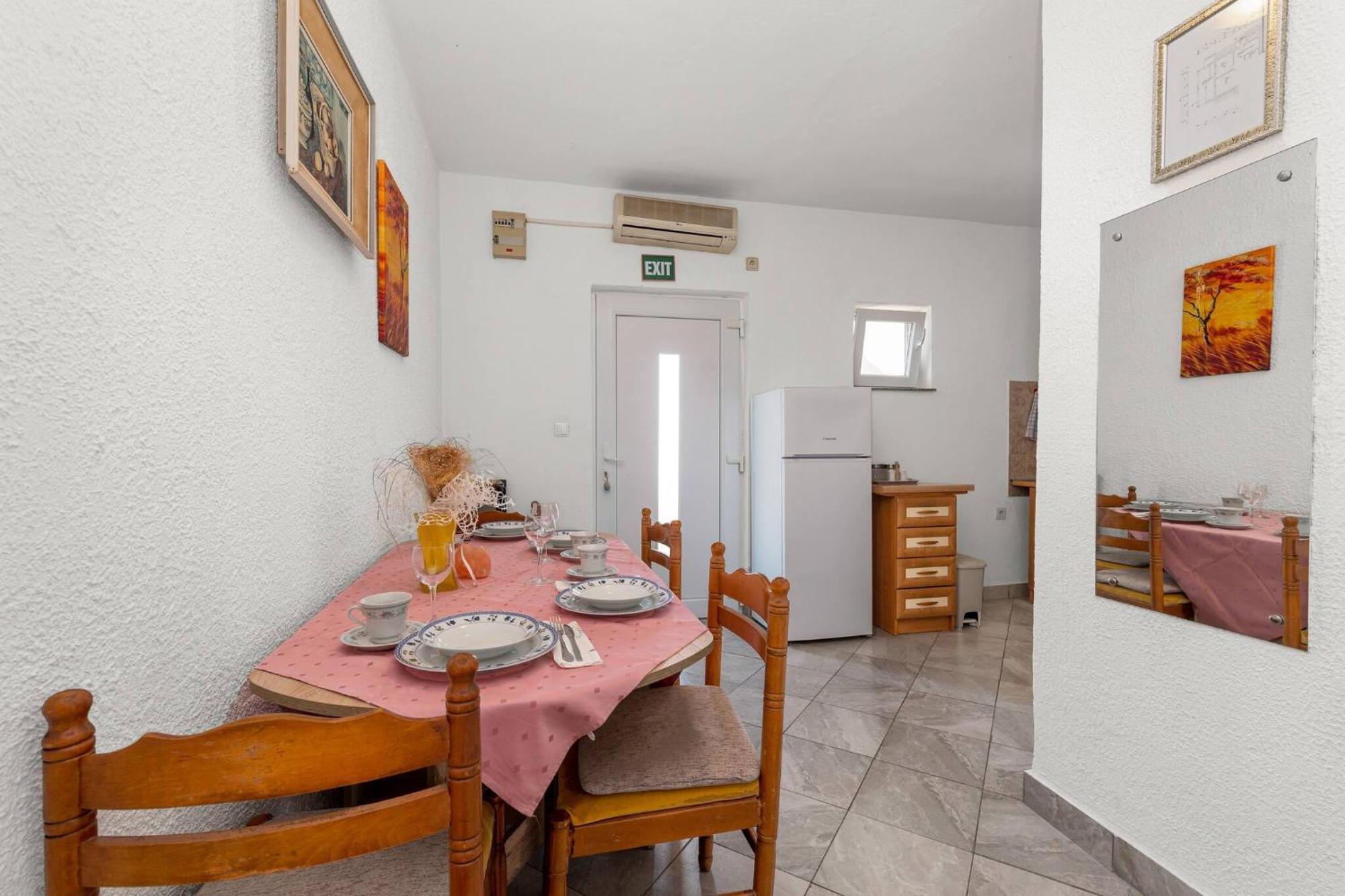 Apartment Lara Tribalj エクステリア 写真